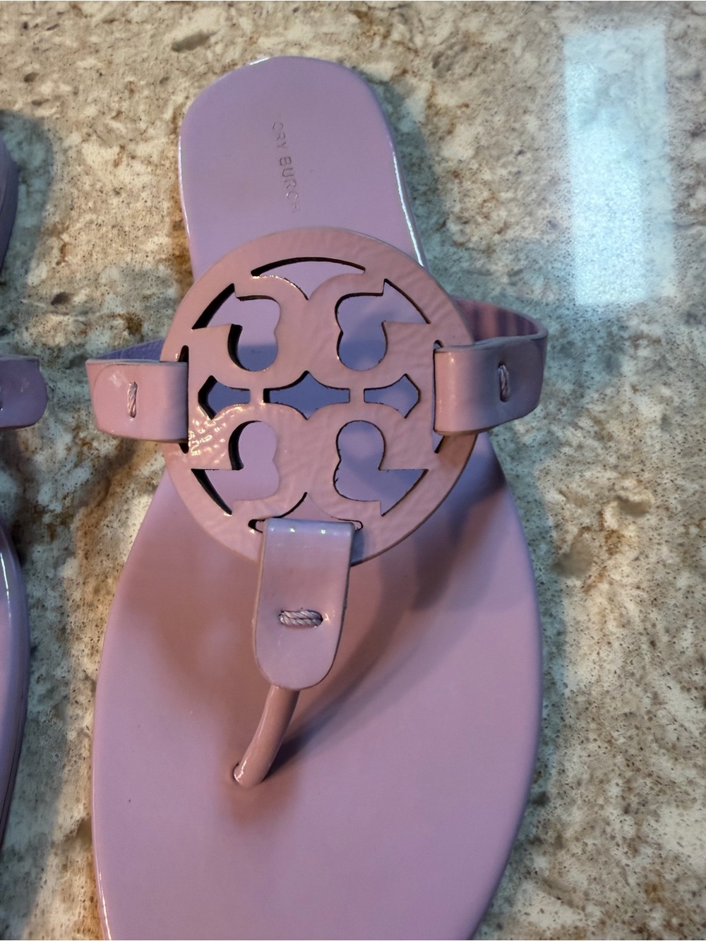 Tory Burch Miller soft Sandal. Color Lavender Cloud. Size 8 - Picture 3 of 8